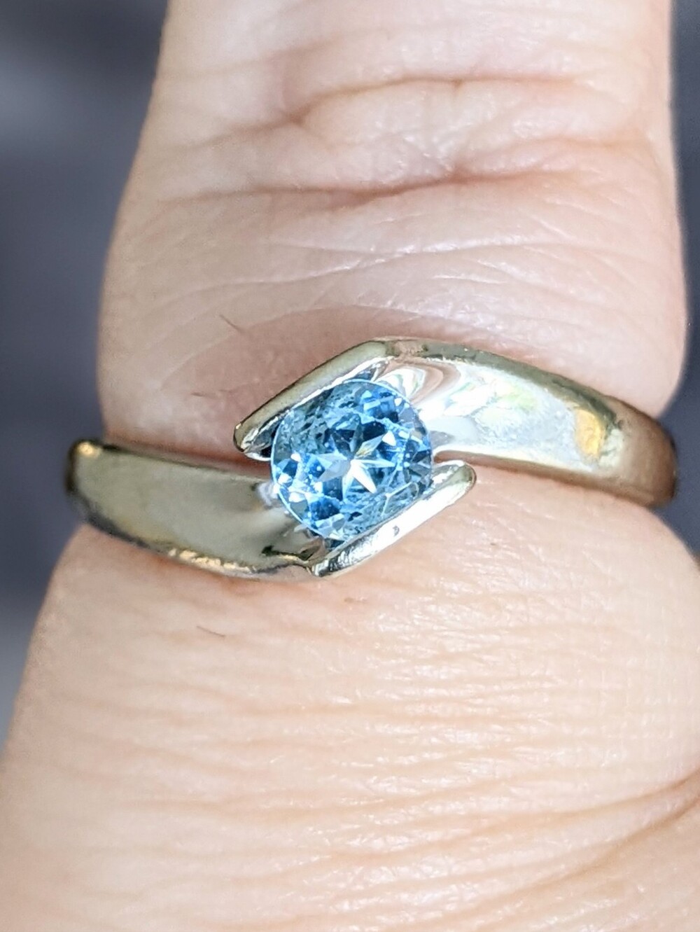 10K White Gold Topaz Solitaire Ring
